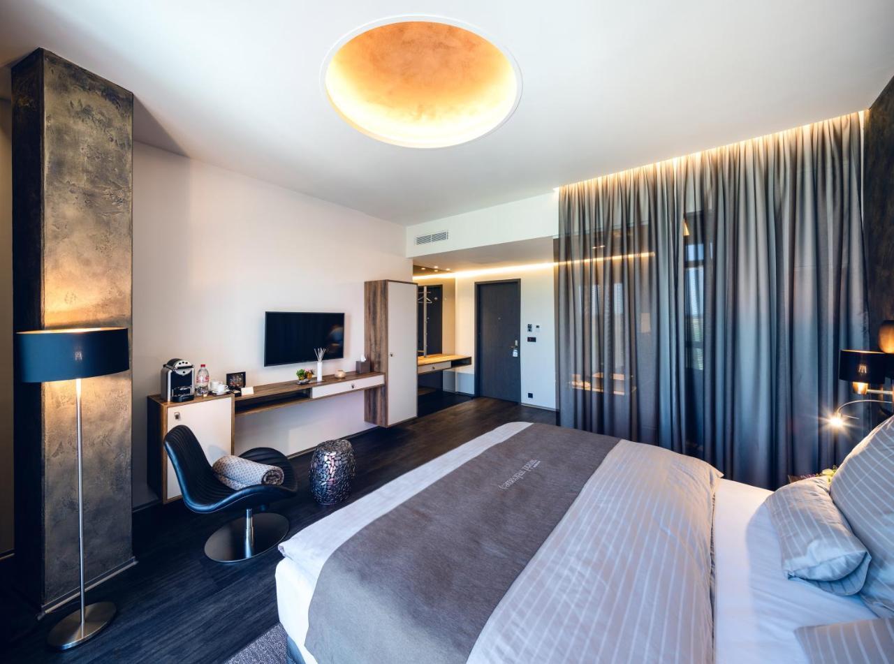 Nutrend World Hotell Olomouc Eksteriør bilde