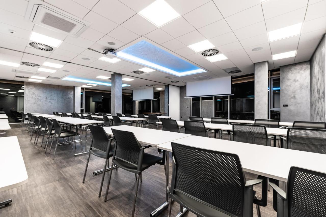 Nutrend World Hotell Olomouc Eksteriør bilde