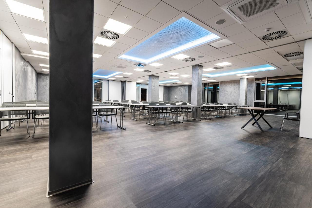 Nutrend World Hotell Olomouc Eksteriør bilde