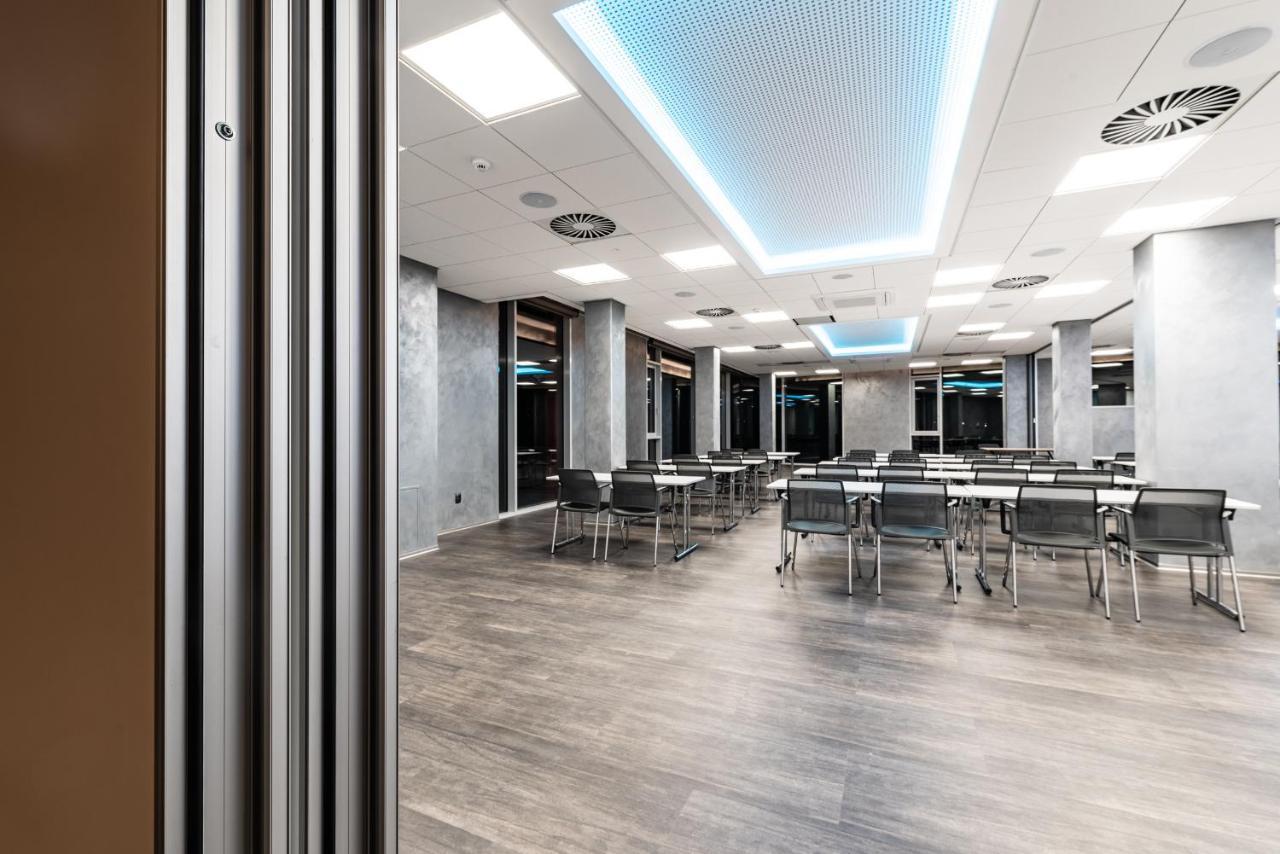 Nutrend World Hotell Olomouc Eksteriør bilde