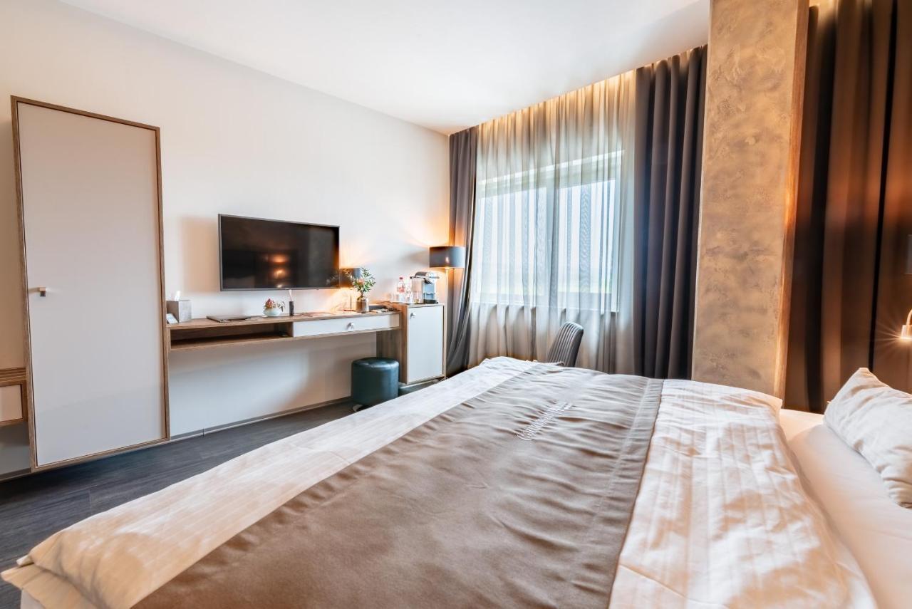 Nutrend World Hotell Olomouc Eksteriør bilde